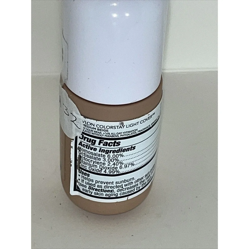 Revlon ColorStay Light Cover Liquid Foundation SPF35, 240 Medium‎ Beige